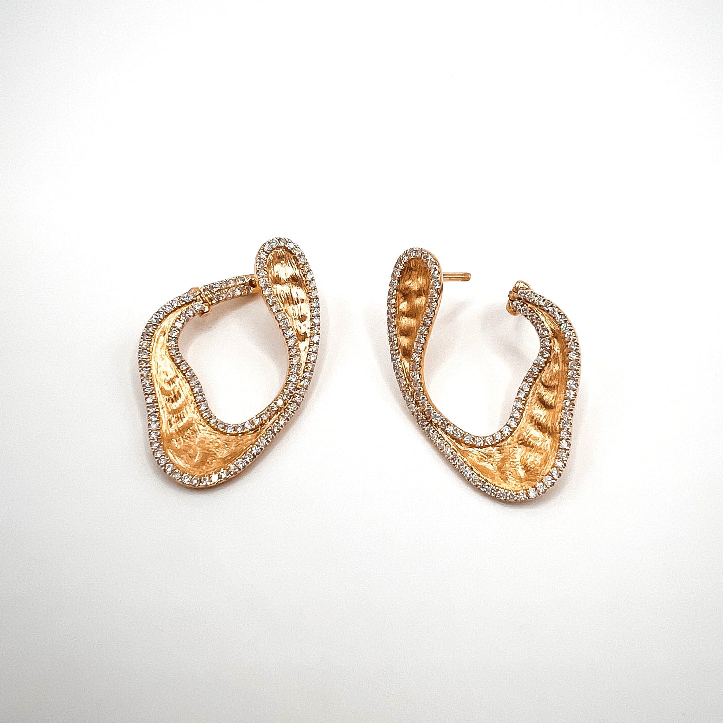 CLARTÉ - "Whitney" 14k Yellow Gold Diamond Hoop Earrings Clarté