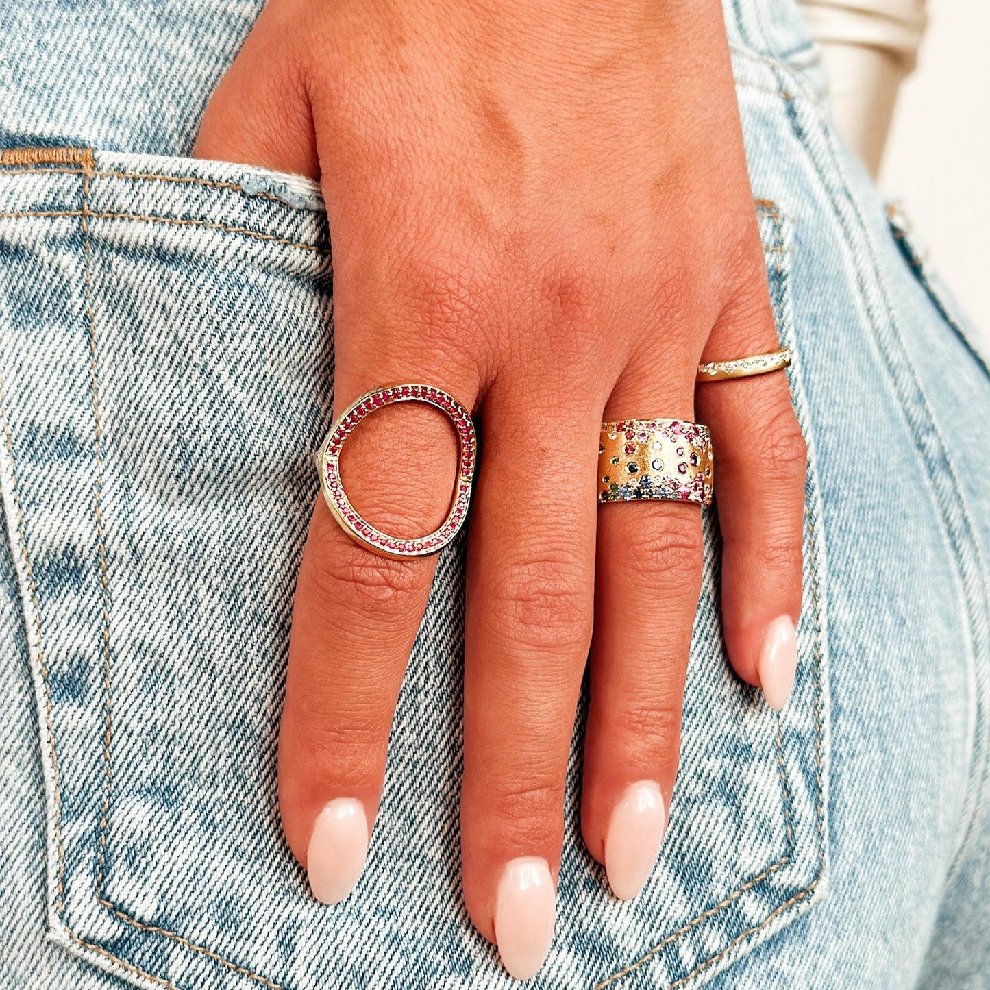 DILAMANI - Rainbow Sapphire & Diamond Cigar Ring
