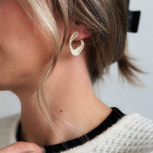 CLARTÉ - "Whitney" 14k Yellow Gold Diamond Hoop Earrings Clarté