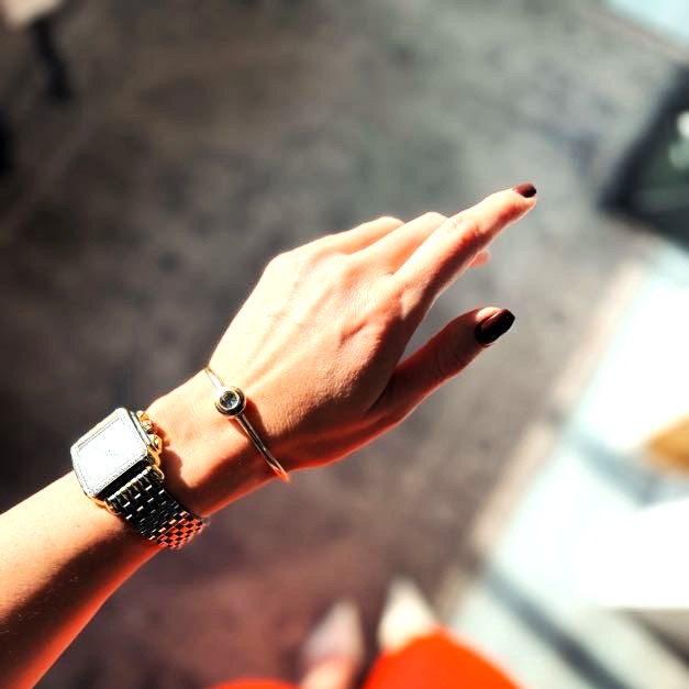 CLARTÉ - Gatsby Round Sapphire Shaker Bangle