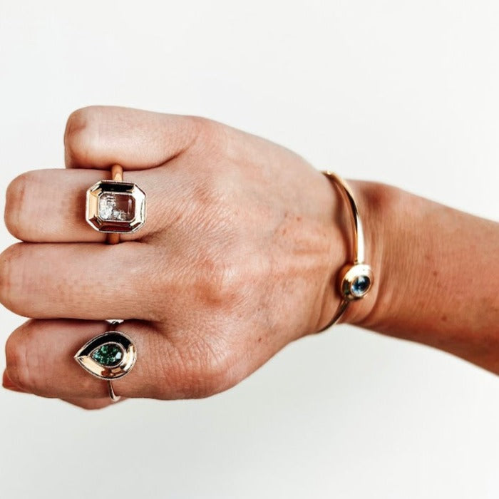 CLARTÉ - Gatsby Pear Cut Emerald Shaker Ring Clarté