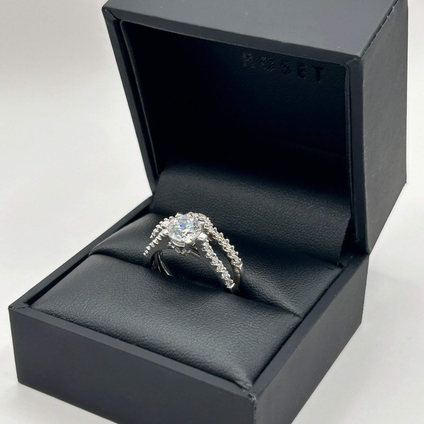Roset 14K White Gold Wedding Set