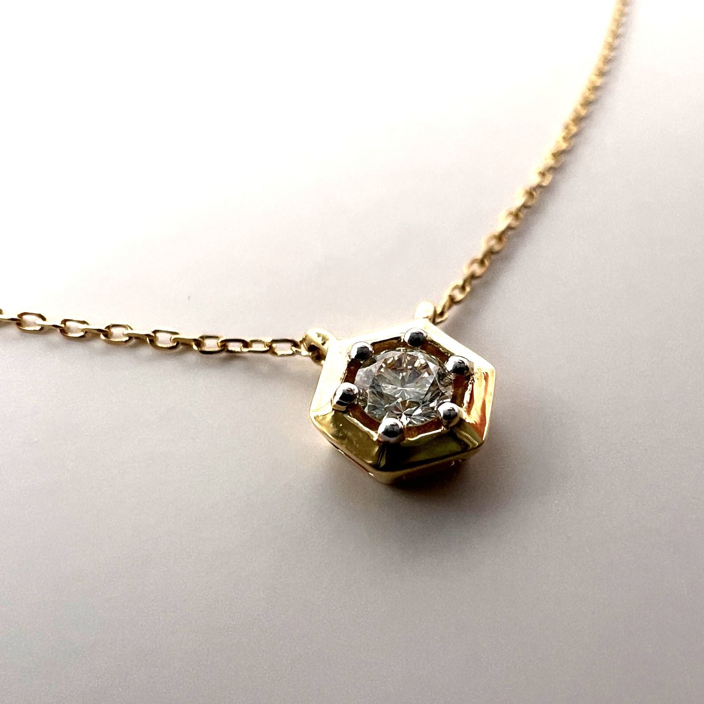 "Willow" 18k Gold Necklace with Diamond Pendant