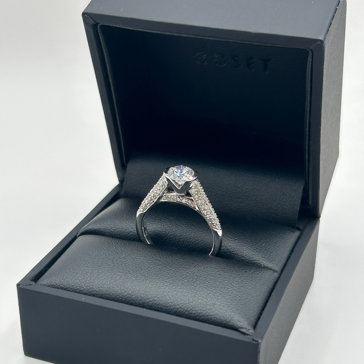 Roset 18K Gold Engagement Ring