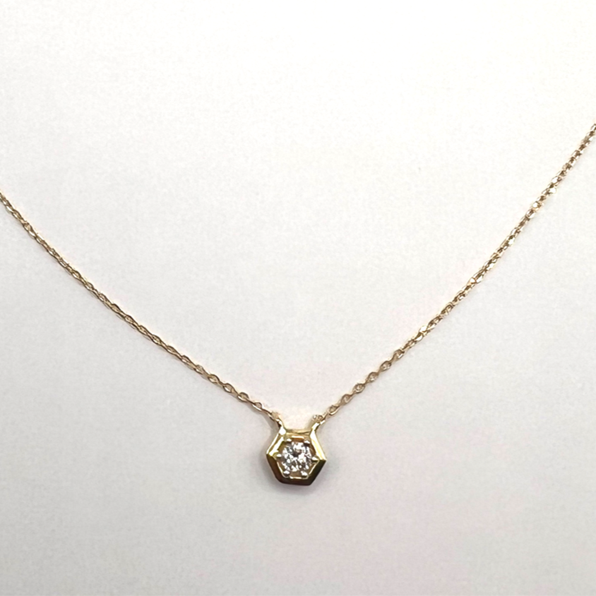 "Willow" 18k Gold Necklace with Diamond Pendant