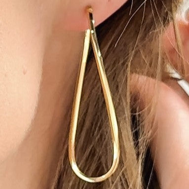 "Saylor" 18k Yellow Gold Elongated Hoops
