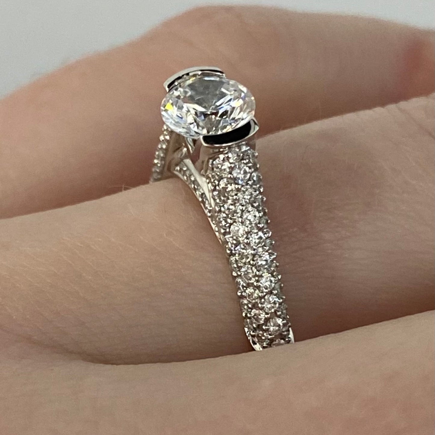 Roset 18K Gold Engagement Ring