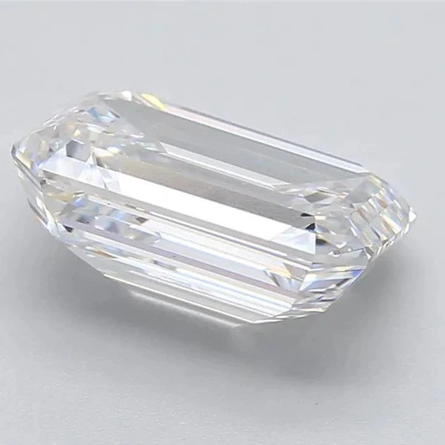 2.92 Carats EMERALD Diamond