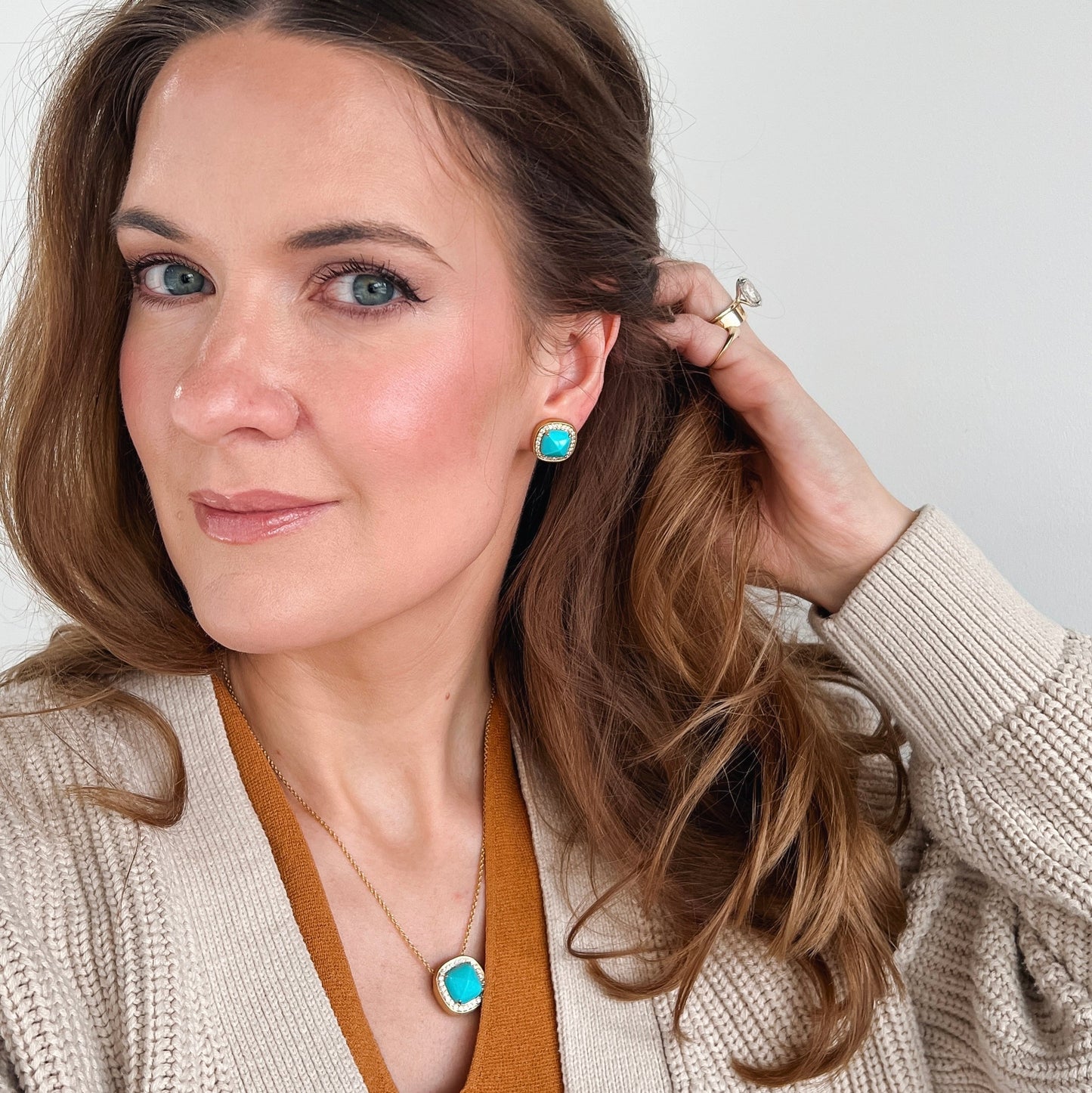 CLARTÉ - "Estelle" 14k Yellow Gold Cushion Earrings