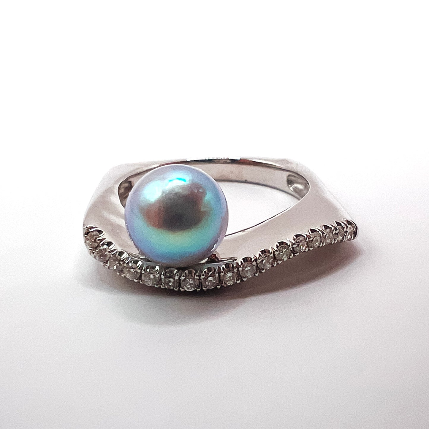 14K Gold and Diamond Ring with Grey Pearl