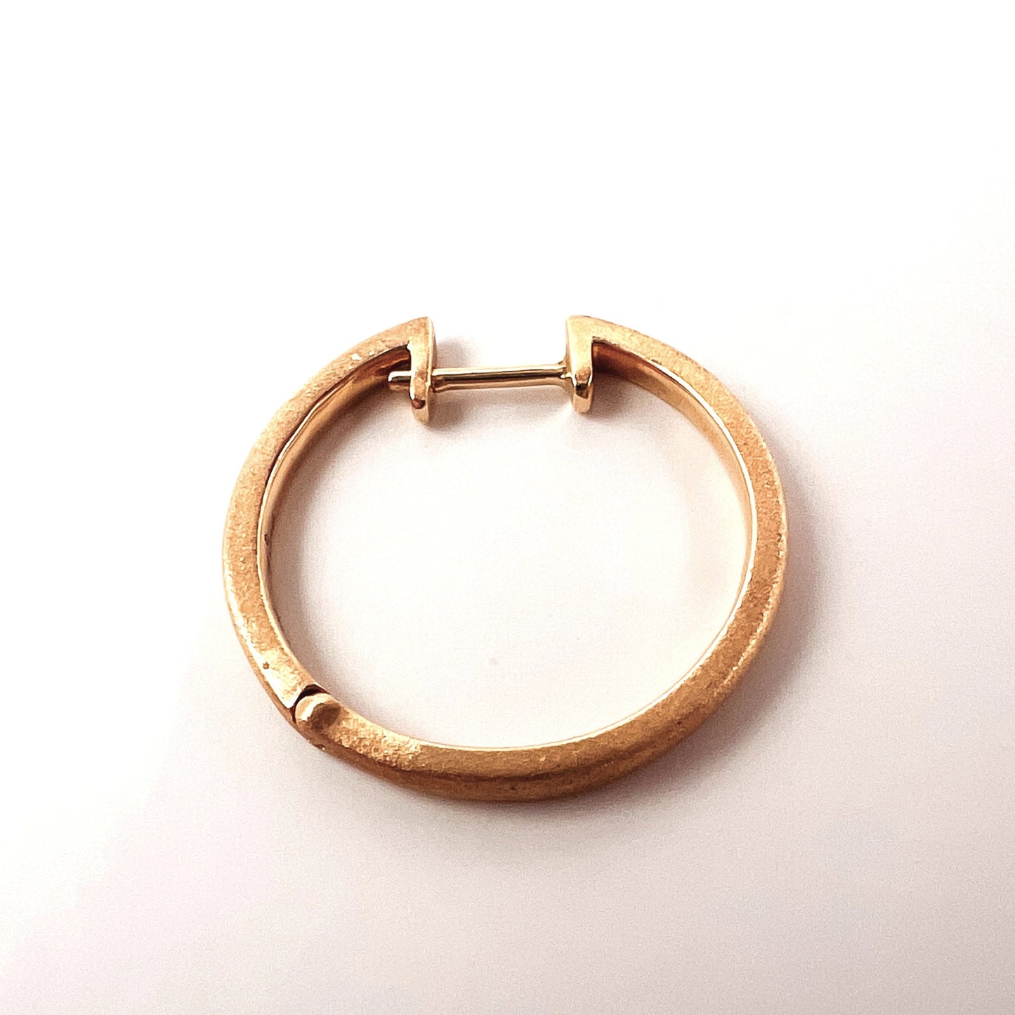"Nyra" 14K Hoop Earrings