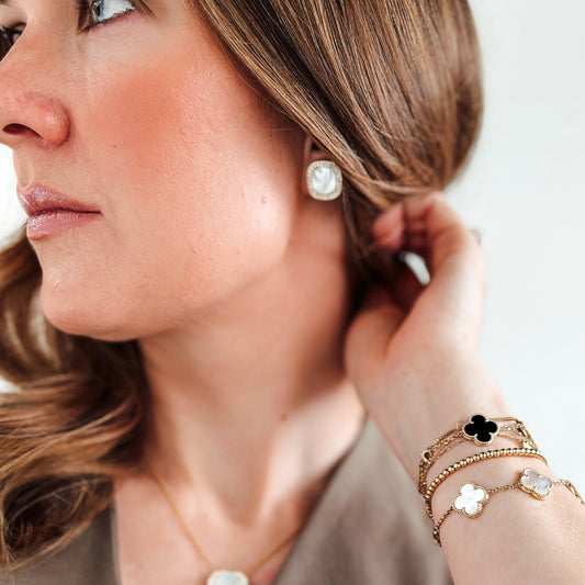 CLARTÉ - "Estelle" 14k Yellow Gold Cushion Earrings Clarté