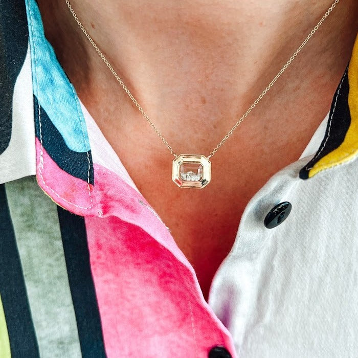 CLARTÉ - Gatsby Emerald Cut Shaker Pendant Necklace Clarté