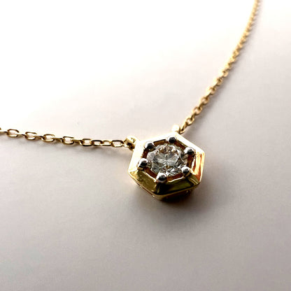 "Willow" 18k Gold Necklace with Diamond Pendant