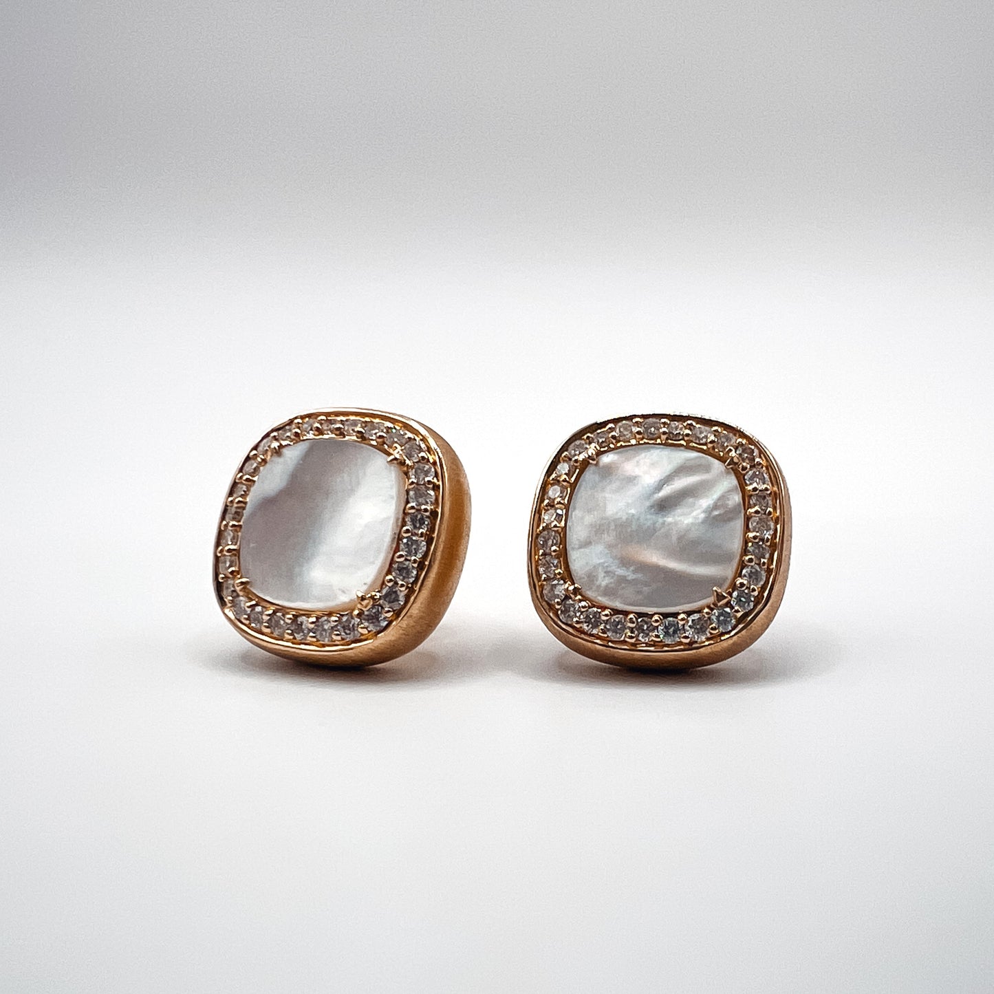 CLARTÉ - "Estelle" 14k Yellow Gold Cushion Earrings