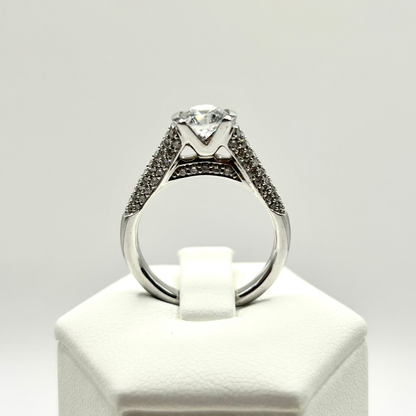 Roset 18K Gold Engagement Ring