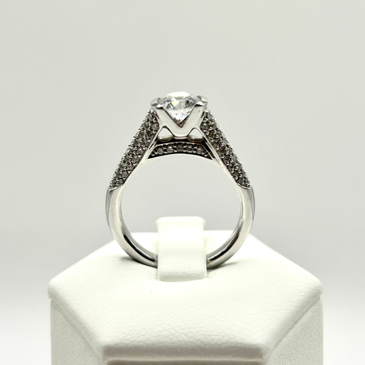 Roset 18K Gold Engagement Ring