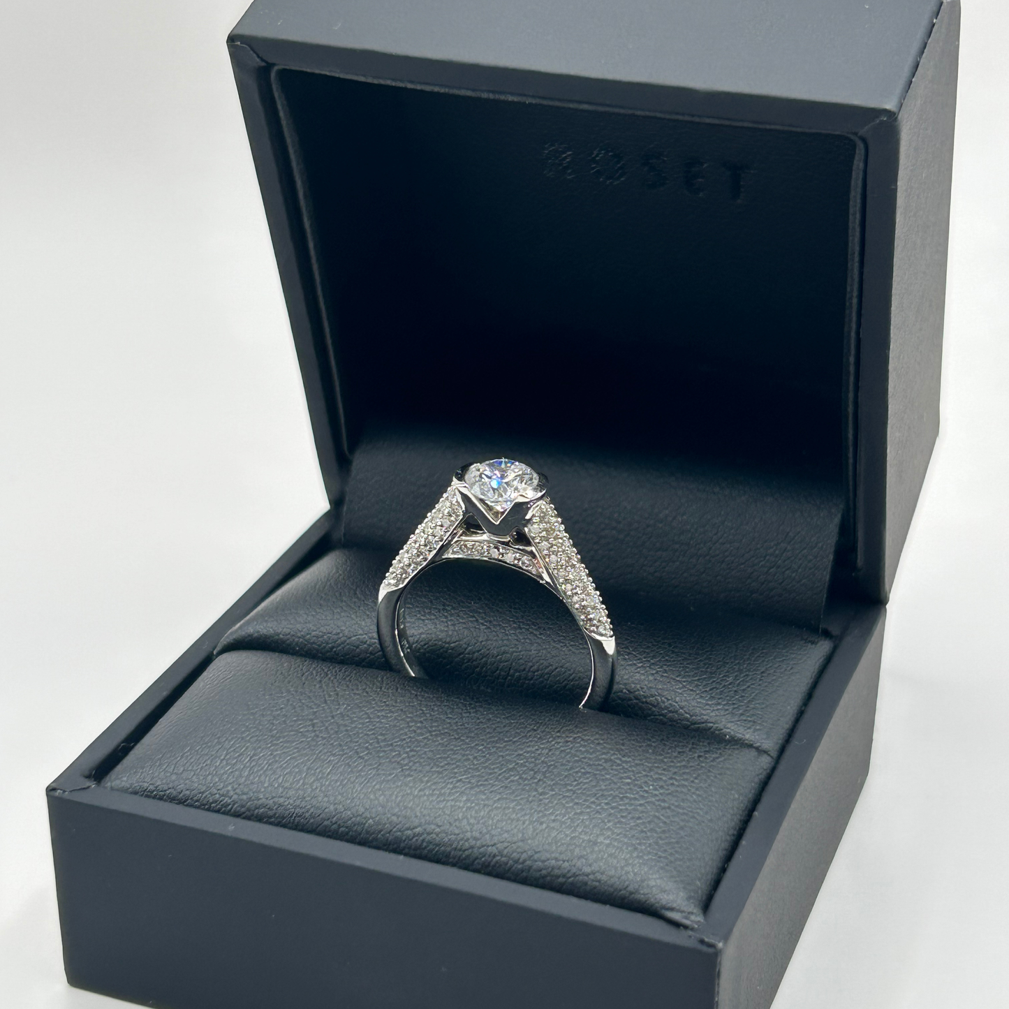 Roset 18K Gold Engagement Ring