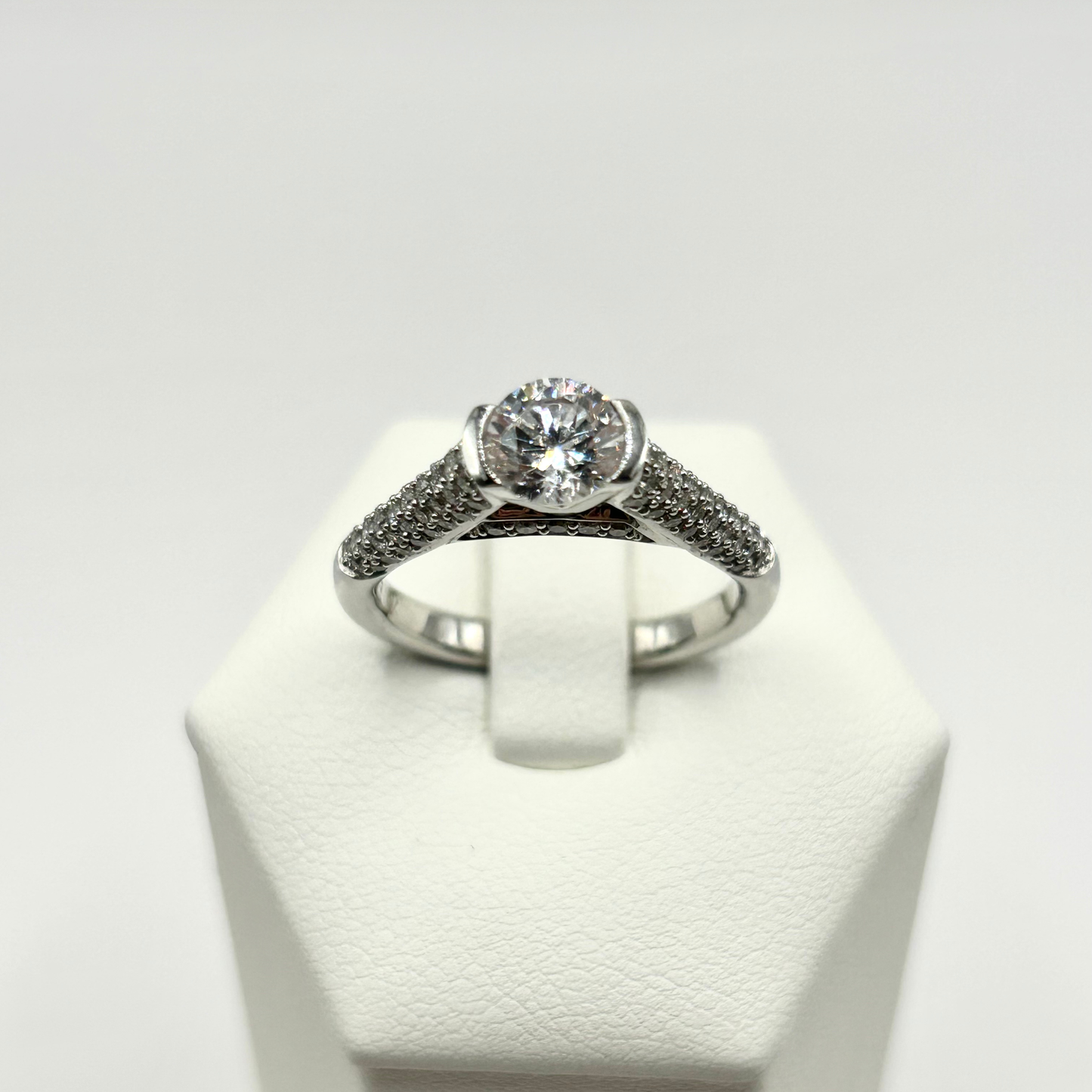 Roset 18K Gold Engagement Ring
