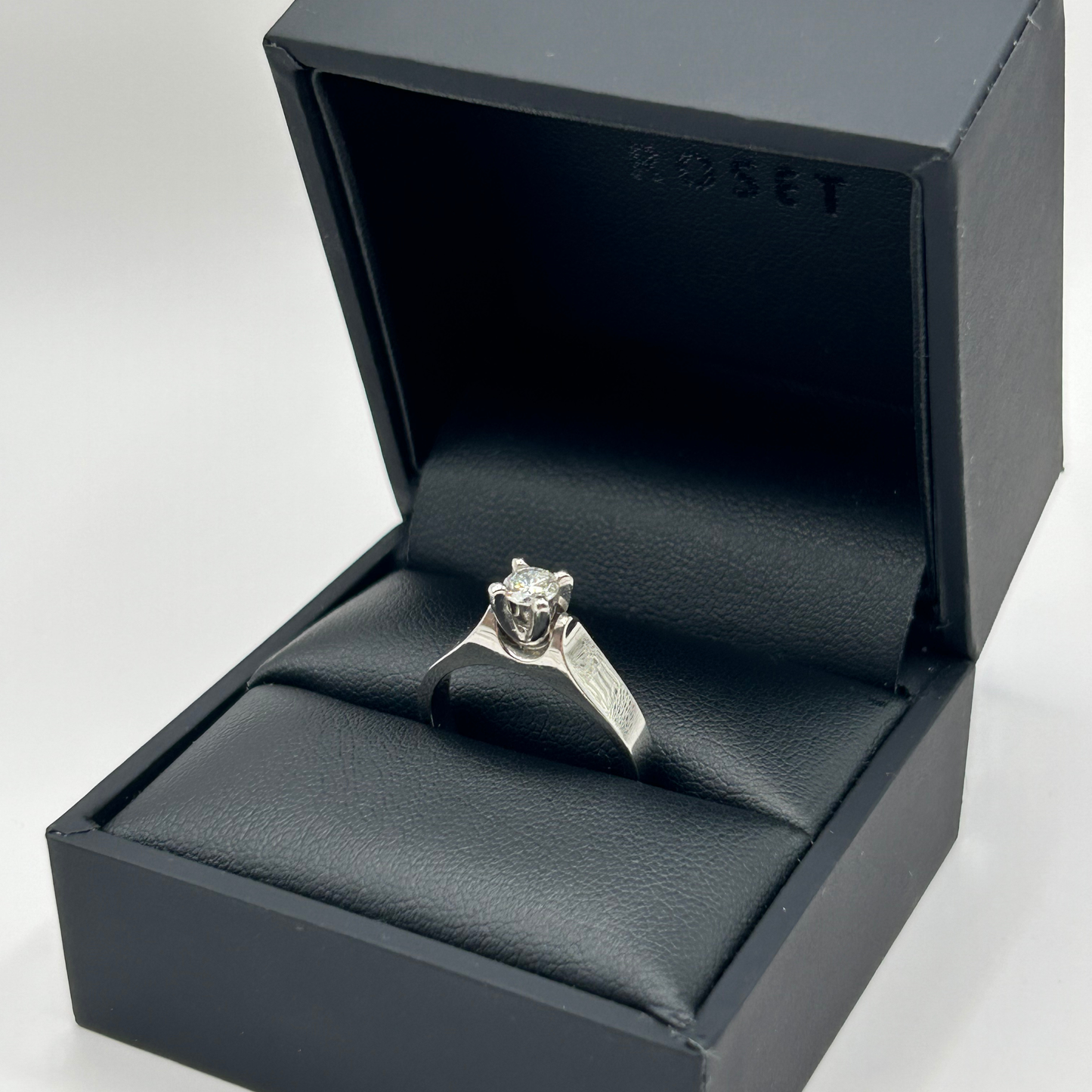 Roset Palladium Solitaire Engagement Ring