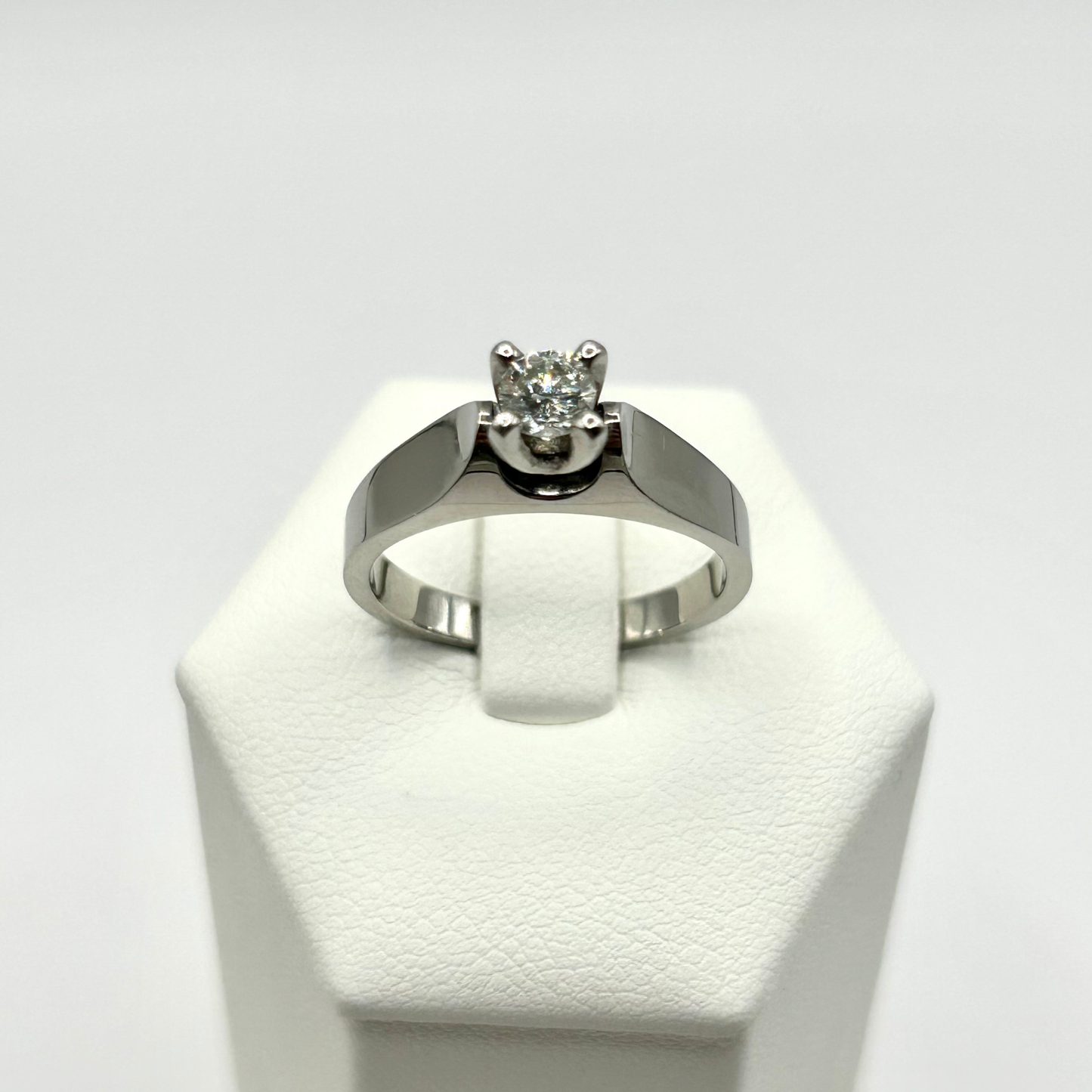 Roset Palladium Solitaire Engagement Ring