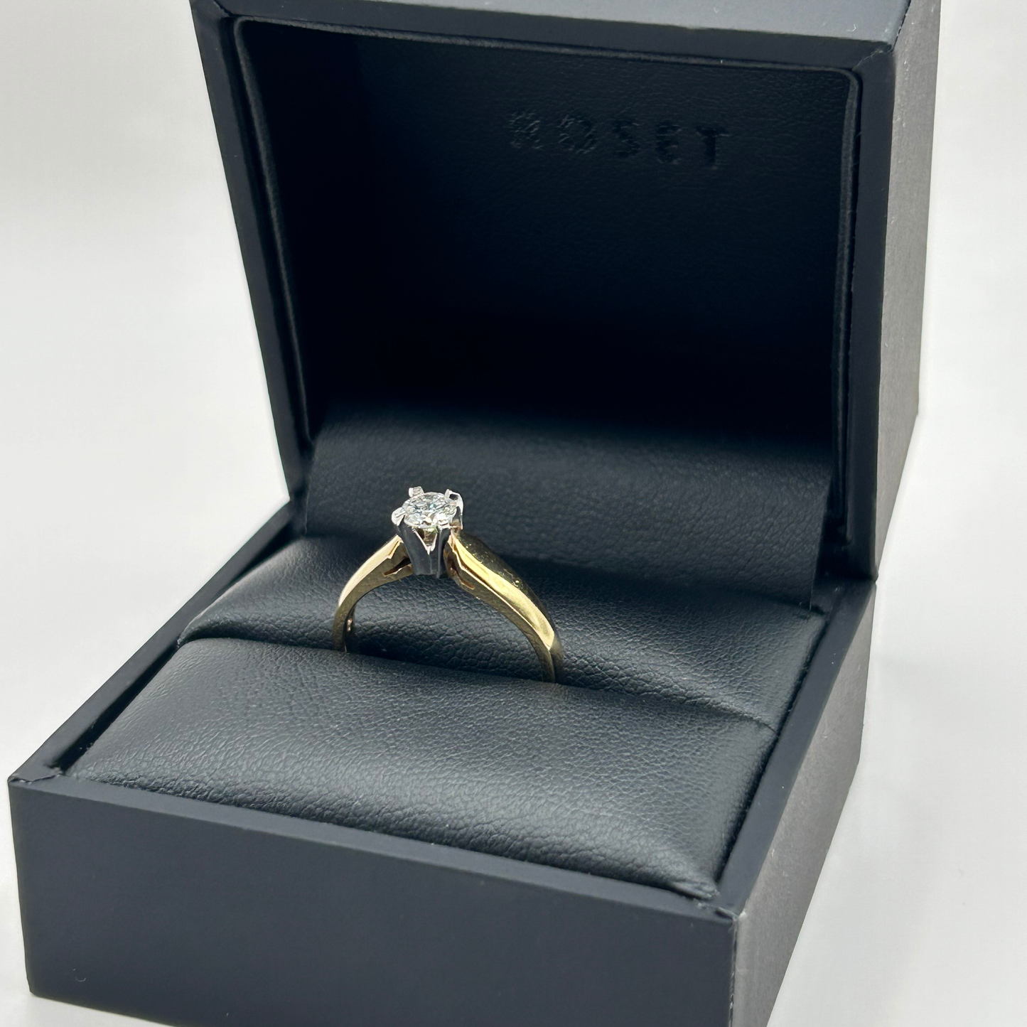 Roset 14K Gold Solitaire Diamond Ring