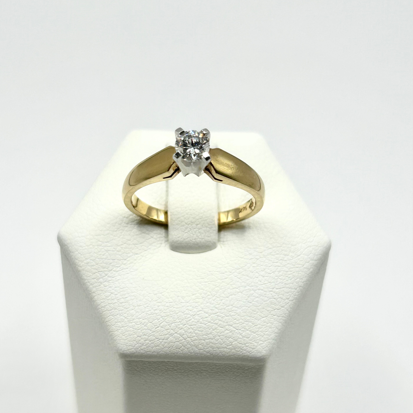 Roset 14K Gold Solitaire Diamond Ring